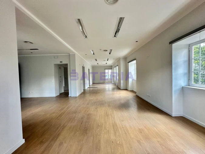 Escritório para Arrendamento em Alvalade Foto 6
