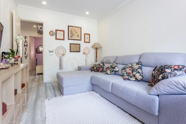 Apartamento T2 para Venda em Algueirão-Mem Martins Foto 1