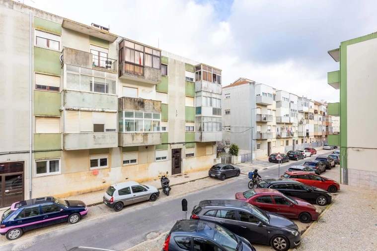 Apartamento T2 para Venda em Algueirão-Mem Martins Foto 16