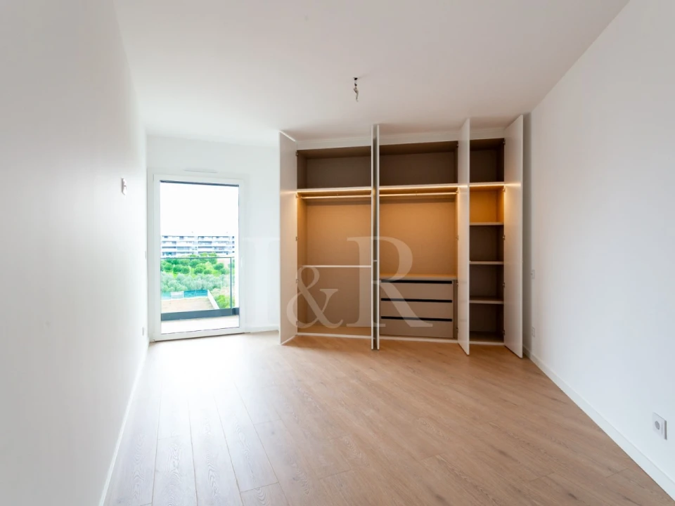 Apartamento T3 para Venda em Carnaxide e Queijas Foto 26