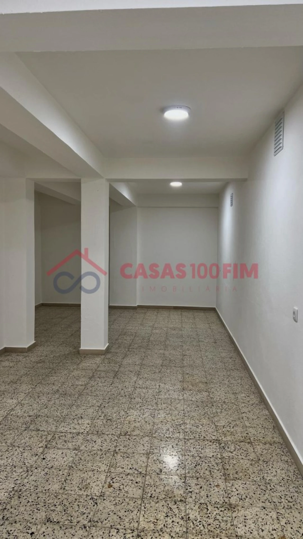 Loja para Arrendamento em Alqueidão da Serra Foto 5