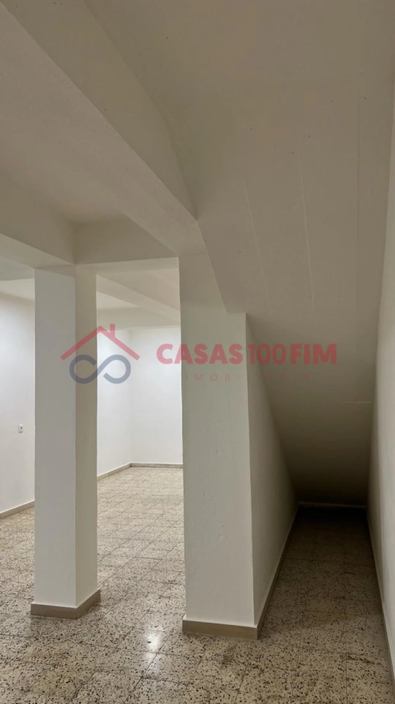 Loja para Arrendamento em Alqueidão da Serra Foto 6