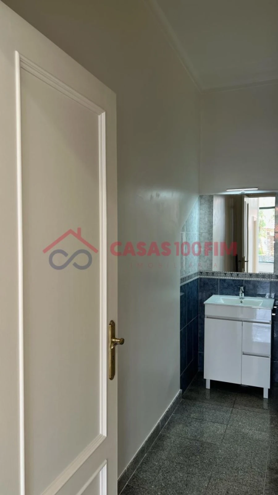 Loja para Arrendamento em Alqueidão da Serra Foto 1