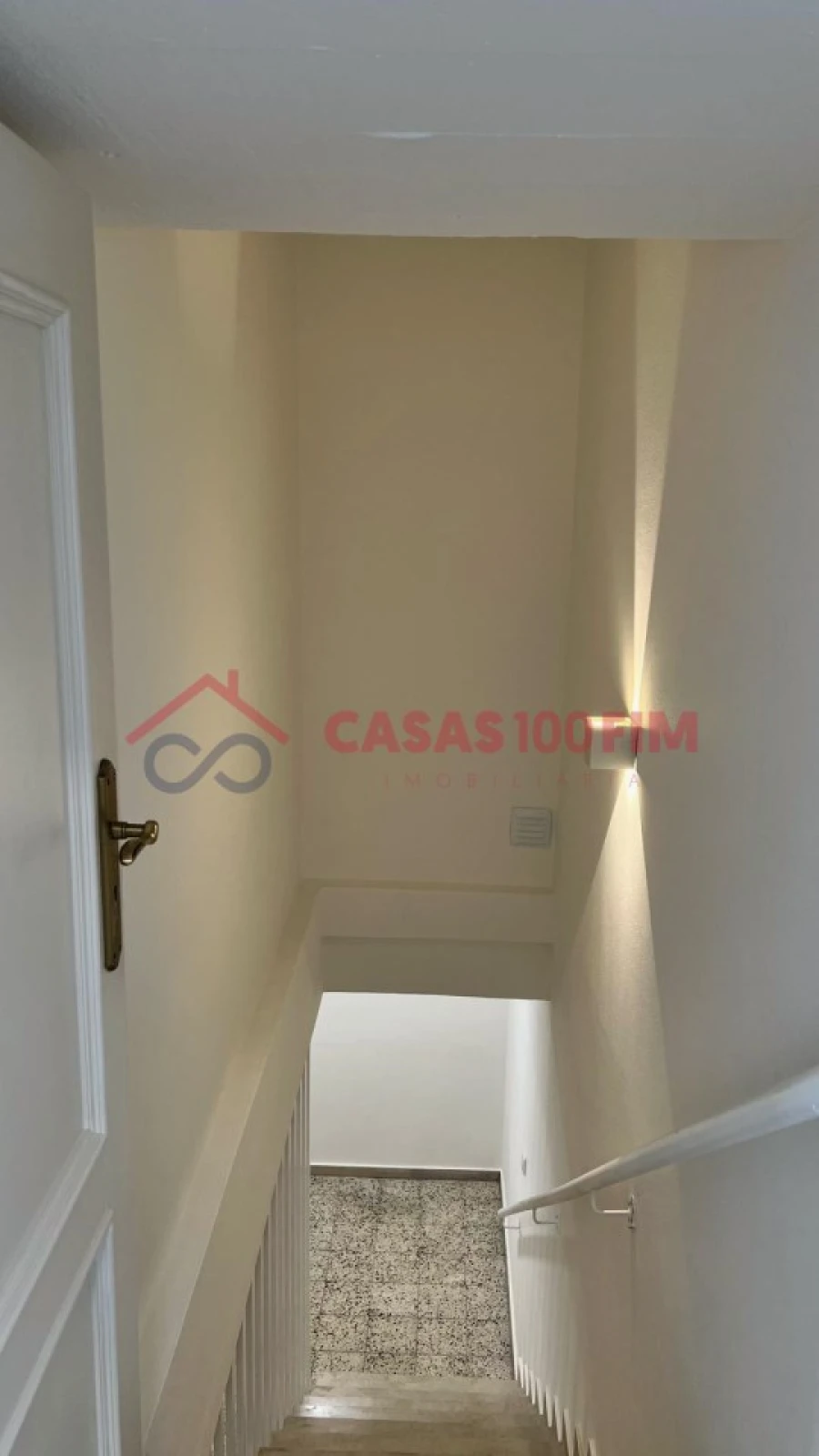 Loja para Arrendamento em Alqueidão da Serra Foto 2