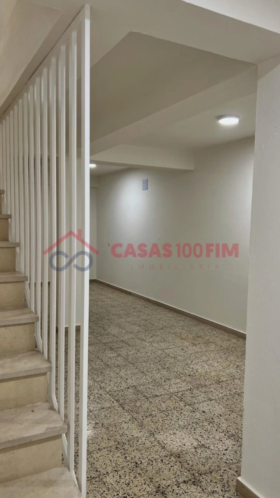 Loja para Arrendamento em Alqueidão da Serra Foto 8