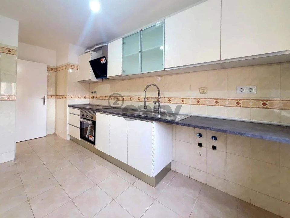 Apartamento T2 para Venda em Algueirão-Mem Martins Foto 1