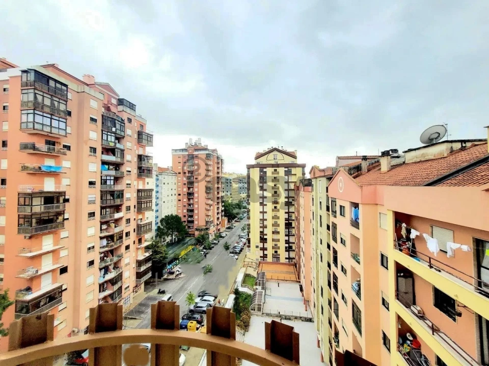 Apartamento T2 para Venda em Algueirão-Mem Martins Foto 18