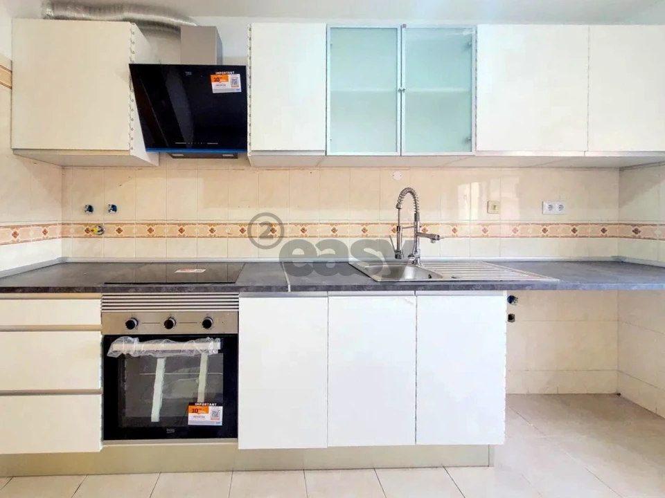 Apartamento T2 para Venda em Algueirão-Mem Martins Foto 2