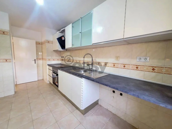 Apartamento T2 para Venda em Algueirão-Mem Martins Foto 4