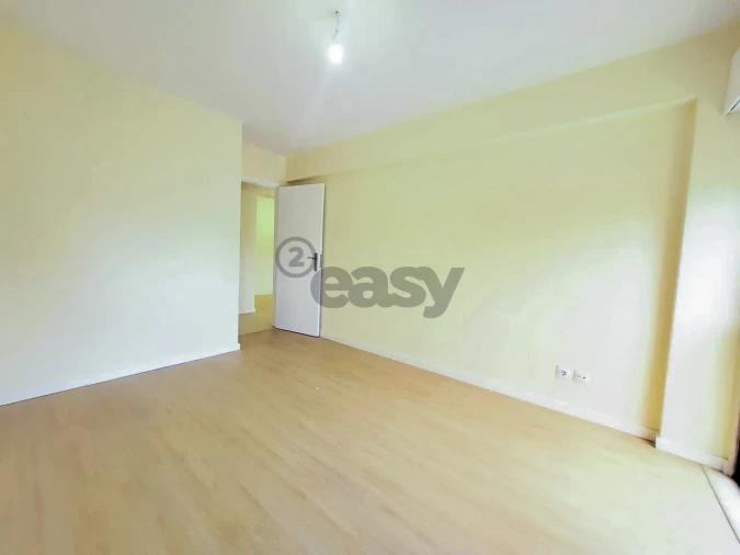 Apartamento T2 para Venda em Algueirão-Mem Martins Foto 8