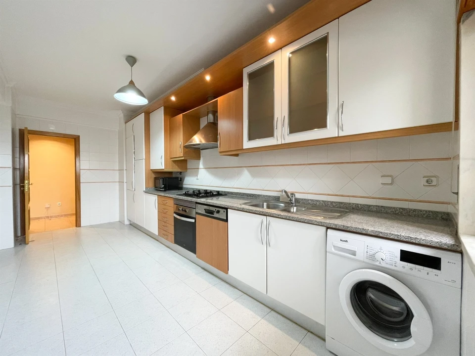 Apartamento T2 para Arrendamento em Póvoa de Santa Iria e Forte da Casa Foto 1