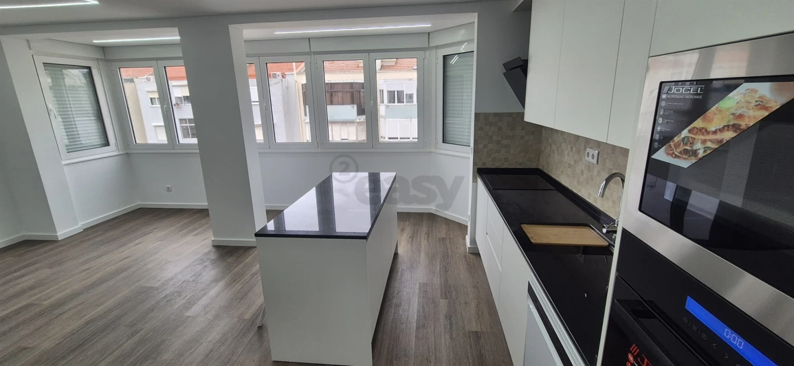 Apartamento T2 para Venda em Póvoa de Santo Adrião e Olival Basto Foto 6