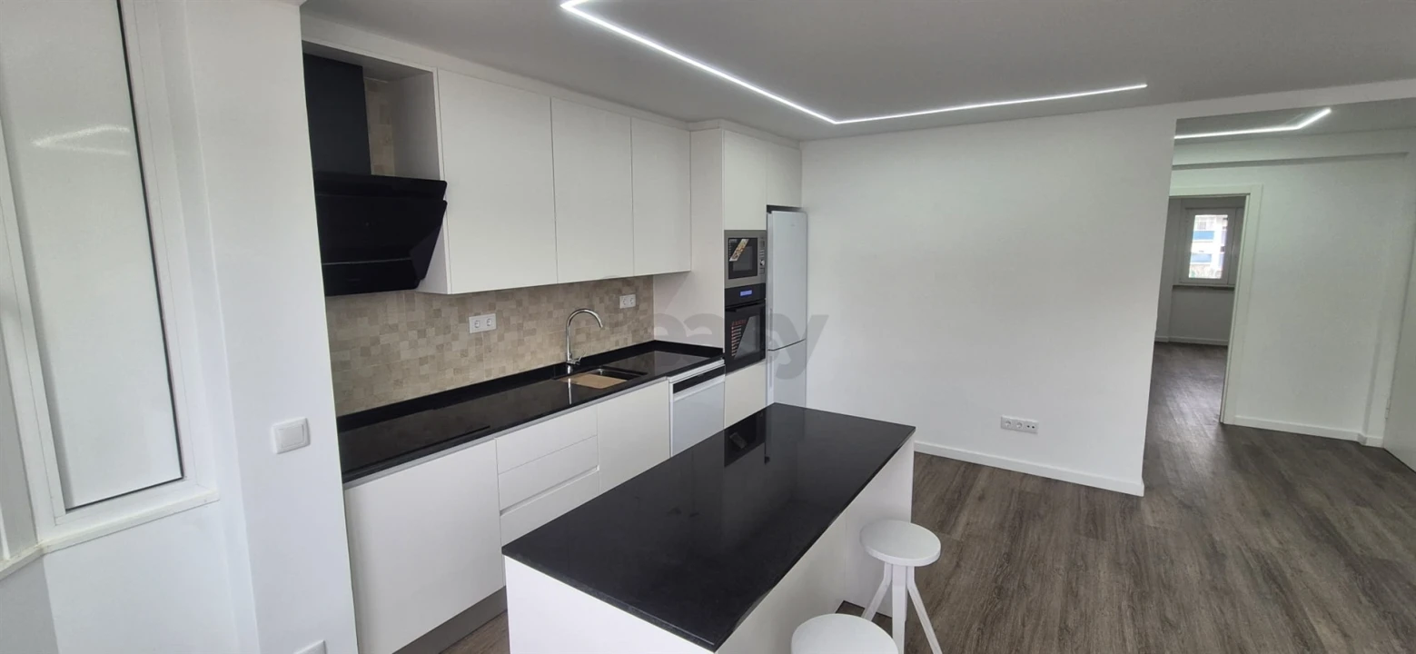 Apartamento T2 para Venda em Póvoa de Santo Adrião e Olival Basto Foto 5