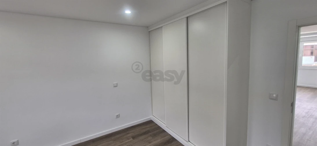 Apartamento T2 para Venda em Póvoa de Santo Adrião e Olival Basto Foto 10