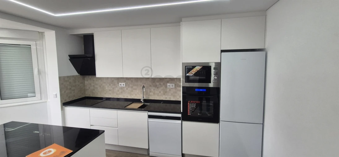 Apartamento T2 para Venda em Póvoa de Santo Adrião e Olival Basto Foto 2
