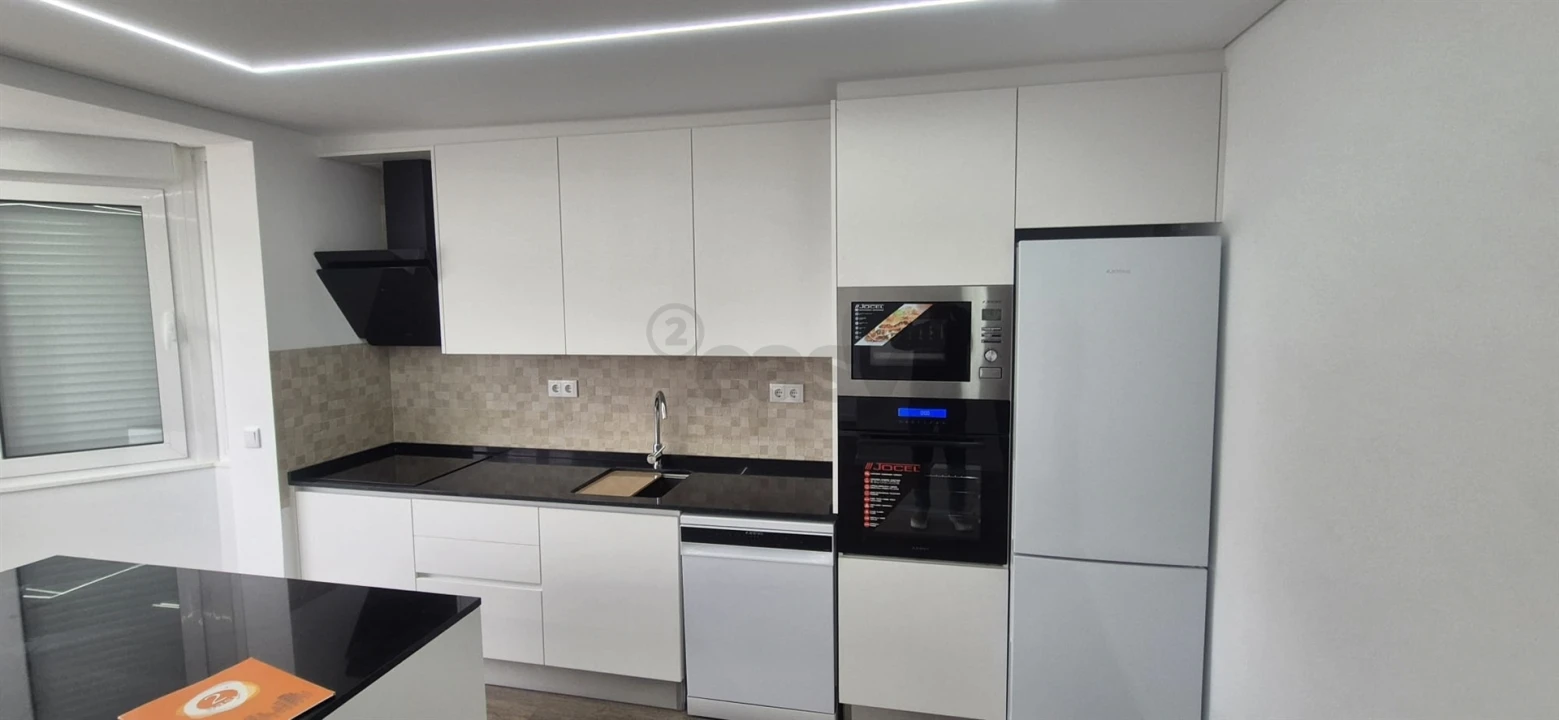 Apartamento T2 para Venda em Póvoa de Santo Adrião e Olival Basto Foto 2