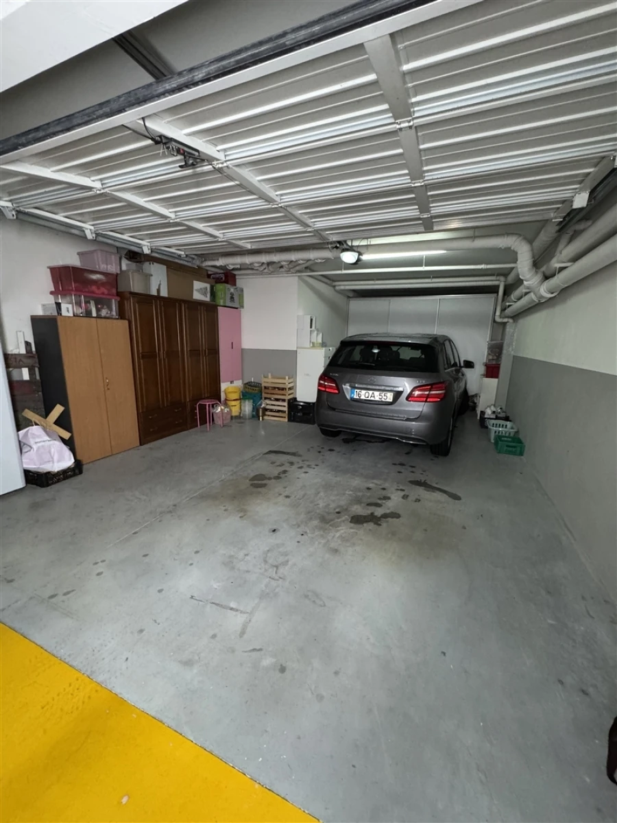 Apartamento T3 para Venda em Arcozelo Foto 34