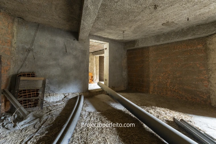 Armazém para Venda em Macieira de Cambra Foto 18