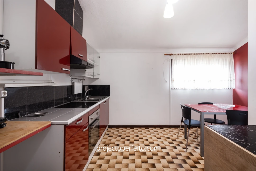 Apartamento T5 para Venda em Espinho Foto 14