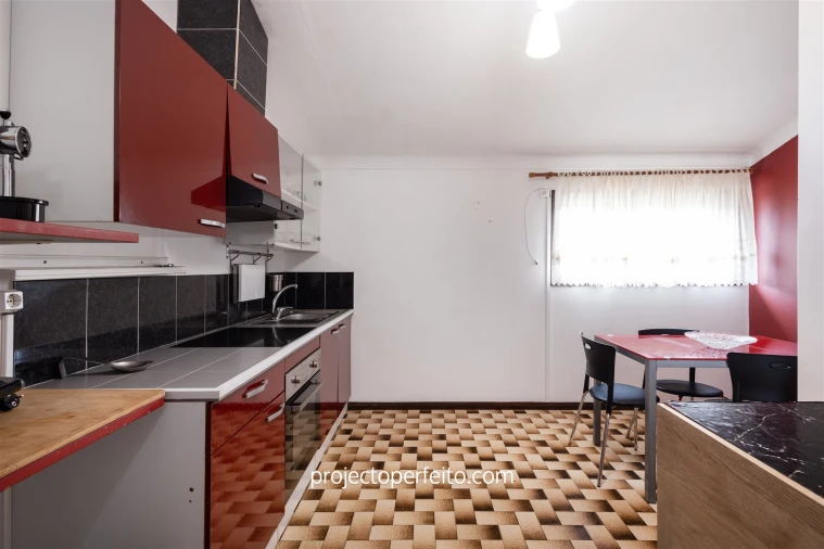 Apartamento T5 para Venda em Espinho Foto 14