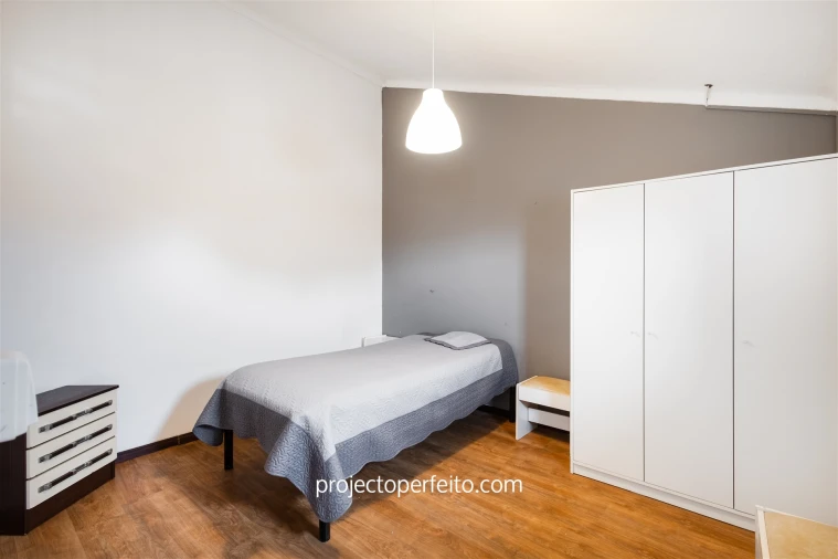 Apartamento T5 para Venda em Espinho Foto 8