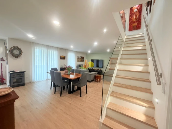 Apartamento T4 para Venda em Tavarede