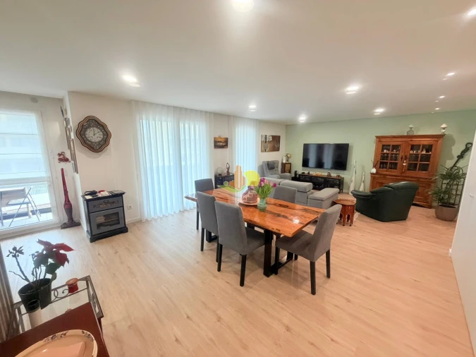 Apartamento T4 para Venda em Tavarede Foto 2