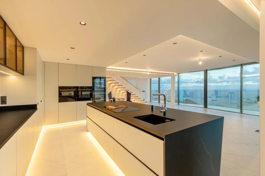 Moradia T4 para Venda em Funchal (Santa Maria Maior) Foto 21