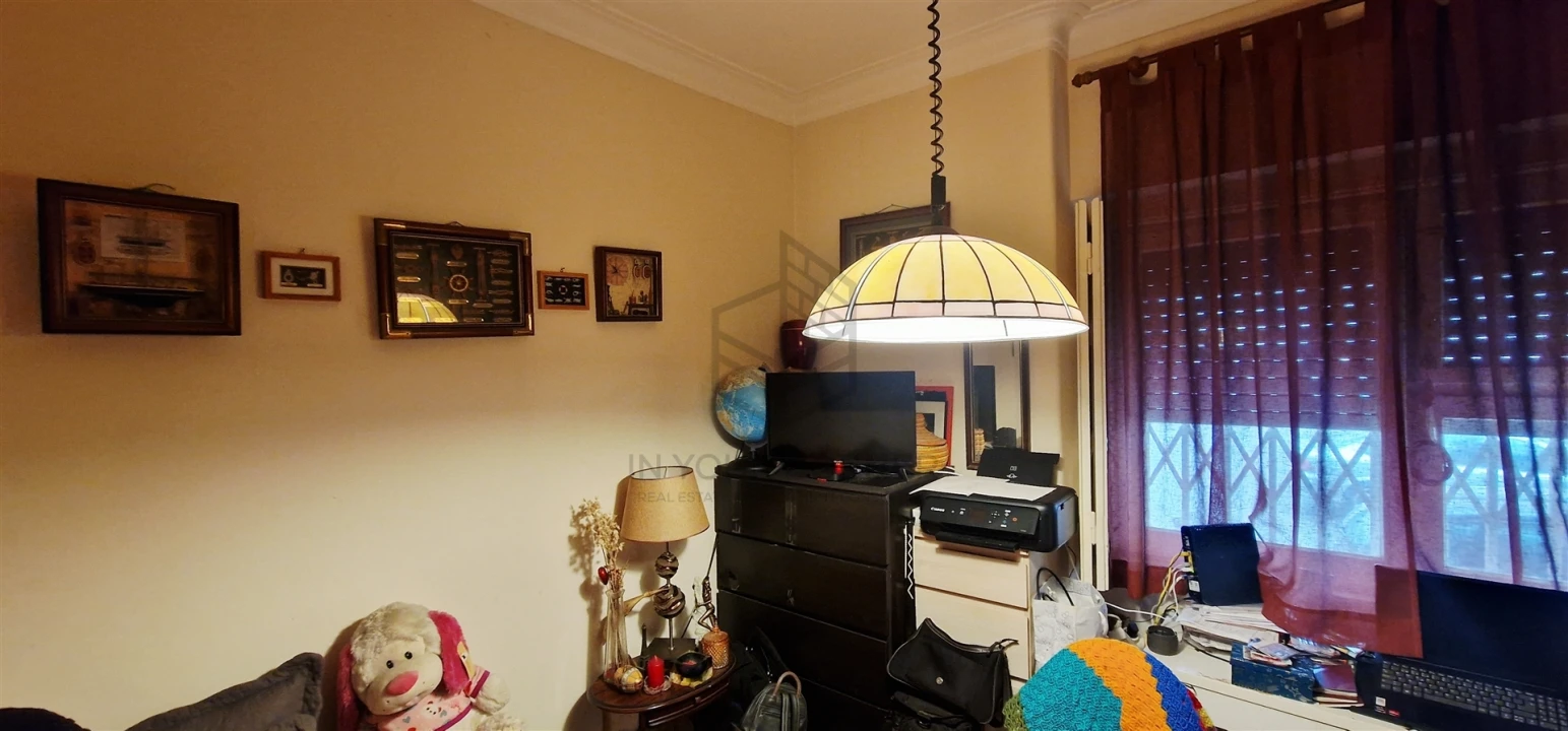 Apartamento T2 para Venda em Queluz e Belas Foto 6