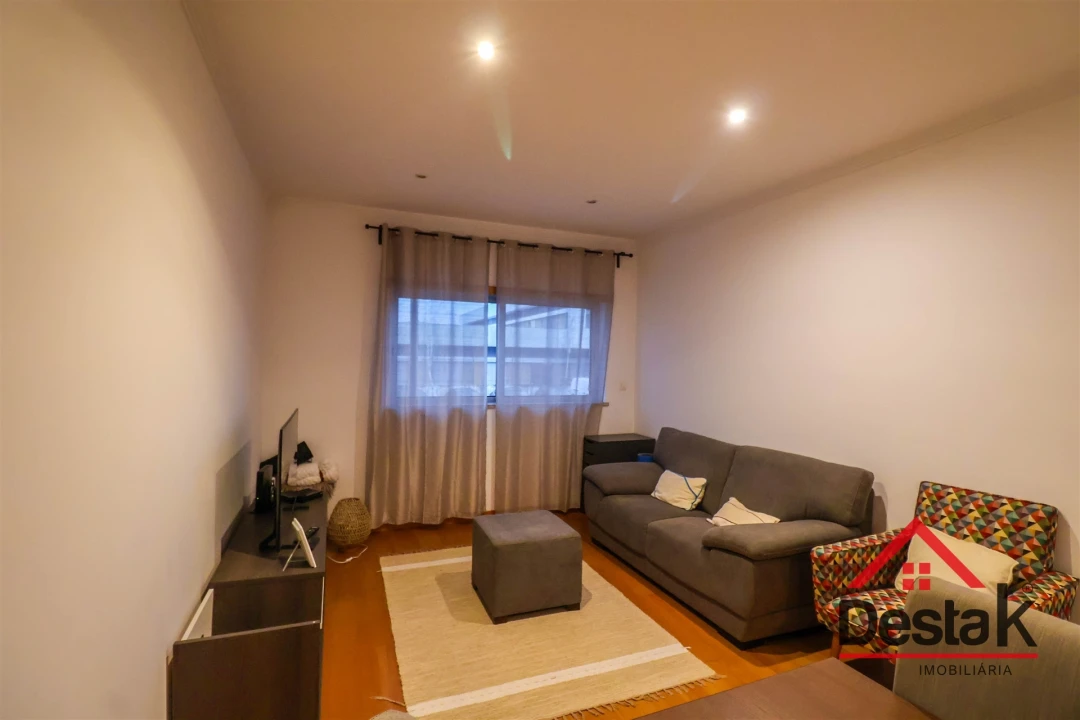 Apartamento T2 para Arrendamento em Ranhados Foto 2