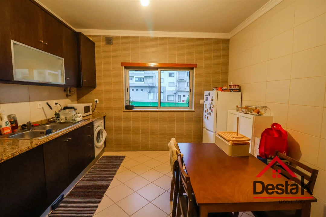 Apartamento T2 para Arrendamento em Ranhados Foto 4
