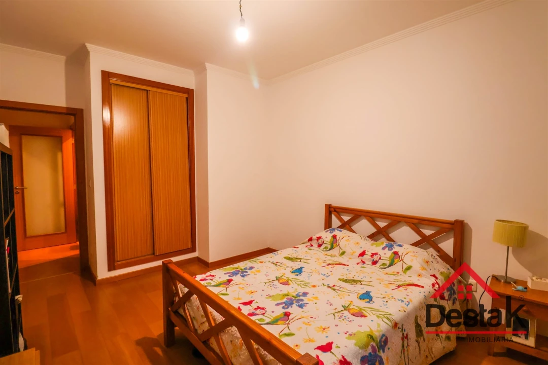 Apartamento T2 para Arrendamento em Ranhados Foto 7