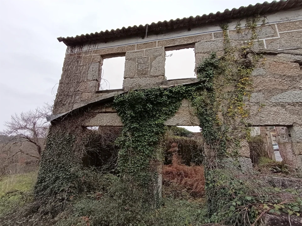 Moradia T3 para Venda em Santa Comba Dão e Couto do Mosteiro Foto 2