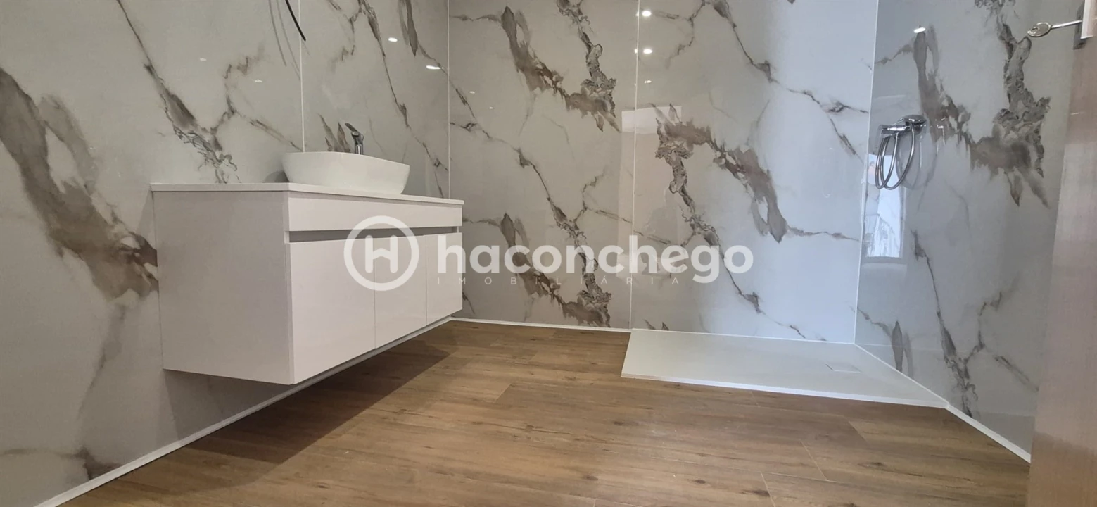 Apartamento T3 para Venda em Arcozelo Foto 28
