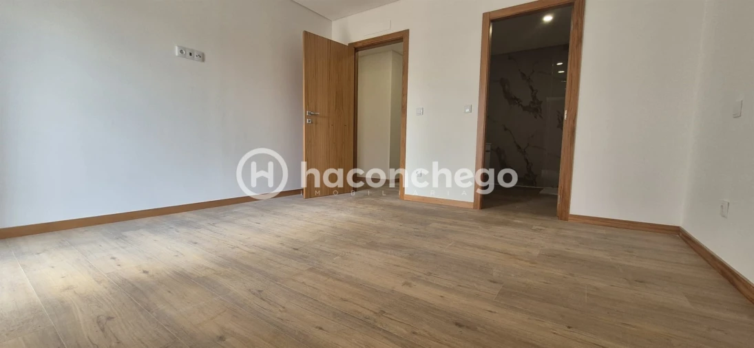 Apartamento T3 para Venda em Arcozelo Foto 27