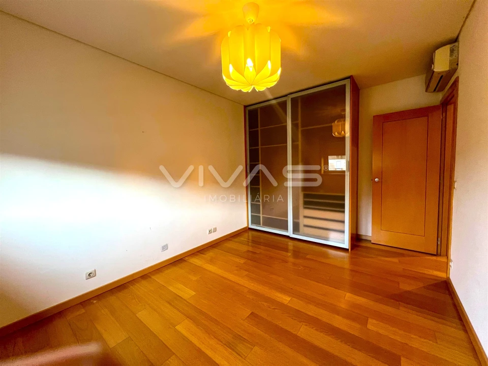 Apartamento T3 para Arrendamento em Nogueira, Fraião e Lamaçães Foto 12