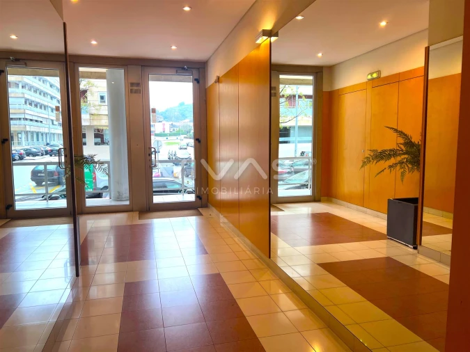 Apartamento T3 para Arrendamento em Nogueira, Fraião e Lamaçães Foto 5