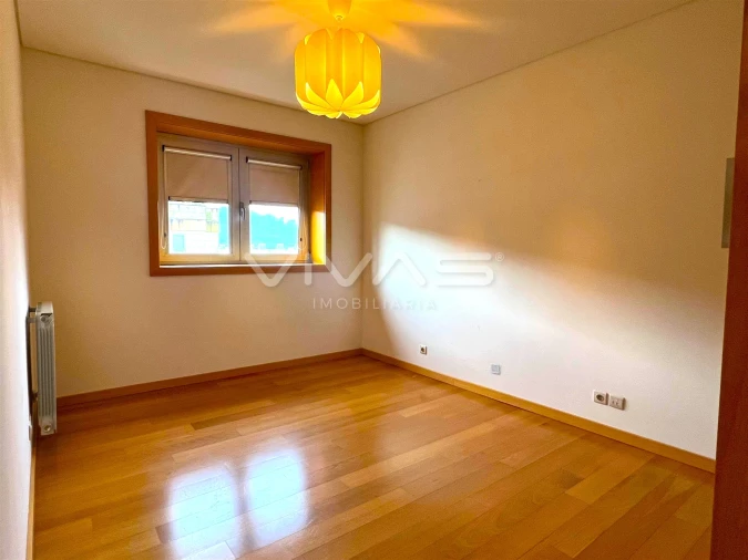 Apartamento T3 para Arrendamento em Nogueira, Fraião e Lamaçães Foto 17