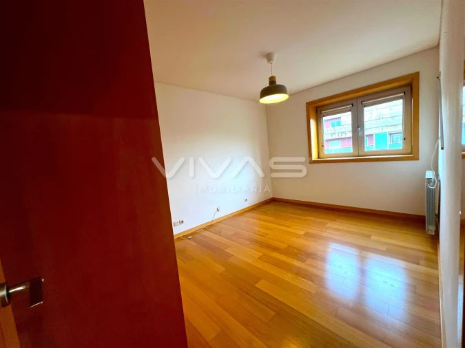 Apartamento T3 para Arrendamento em Nogueira, Fraião e Lamaçães Foto 20