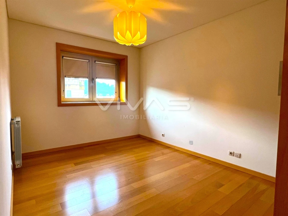 Apartamento T3 para Arrendamento em Nogueira, Fraião e Lamaçães Foto 17