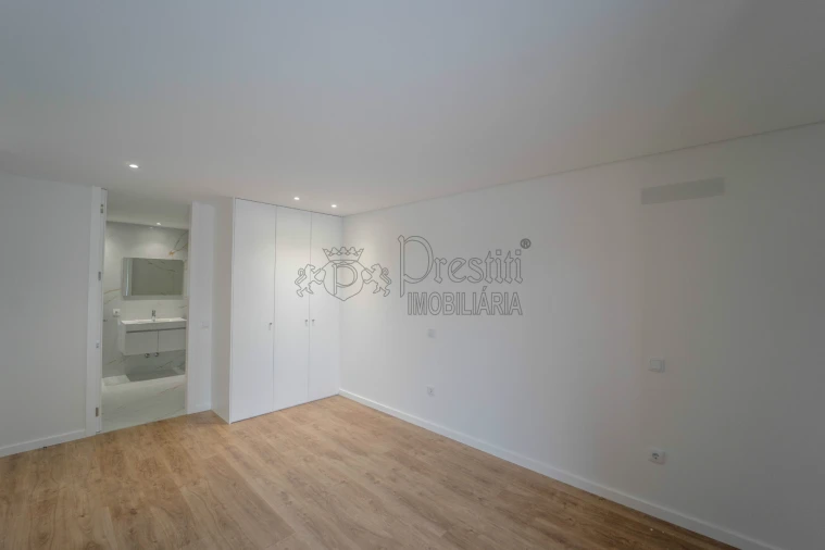 Apartamento T2 para Arrendamento em Azurem Foto 4