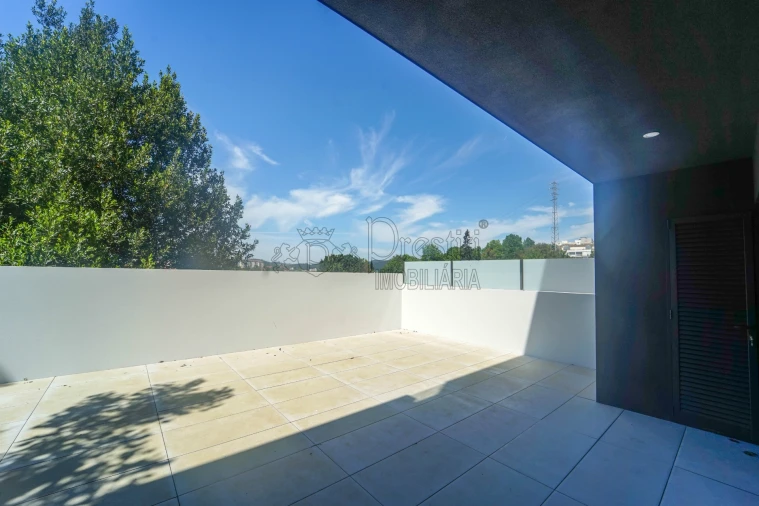 Apartamento T2 para Arrendamento em Azurem Foto 12