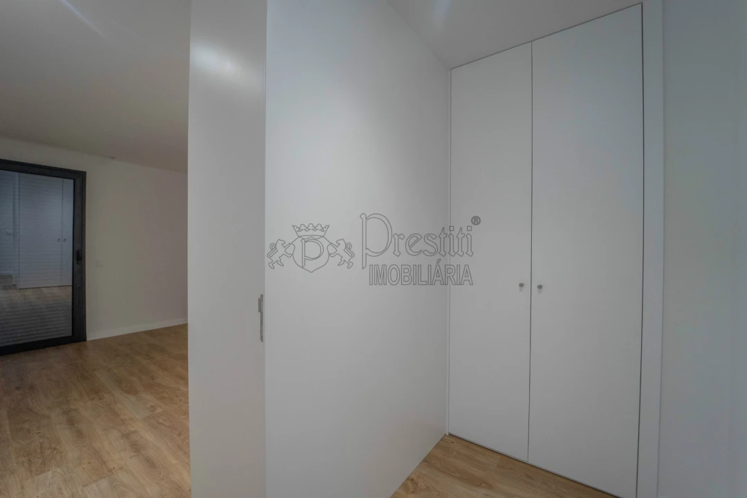 Apartamento T2 para Arrendamento em Azurem Foto 9