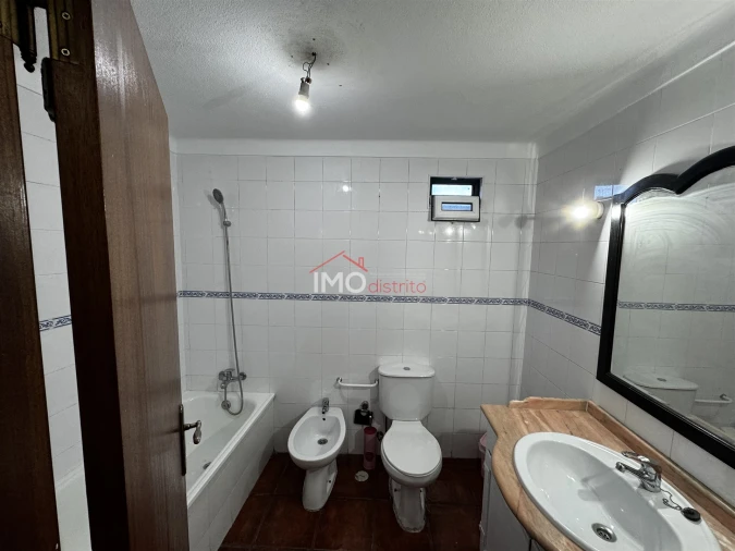 Apartamento T2 para Venda em Sé e São Lourenço Foto 8