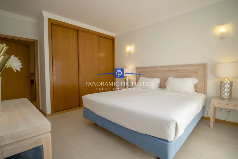 Apartamento T2 para Venda em Estômbar e Parchal Foto 18