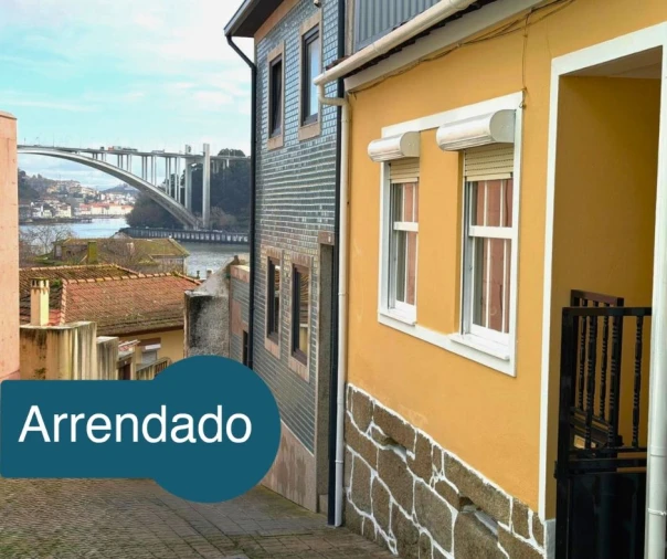 Moradia T2 para Arrendamento em Lordelo do Ouro e Massarelos Foto 1