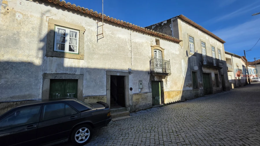 Moradia T5 para Venda em Póvoa de Rio de Moinhos e Cafede