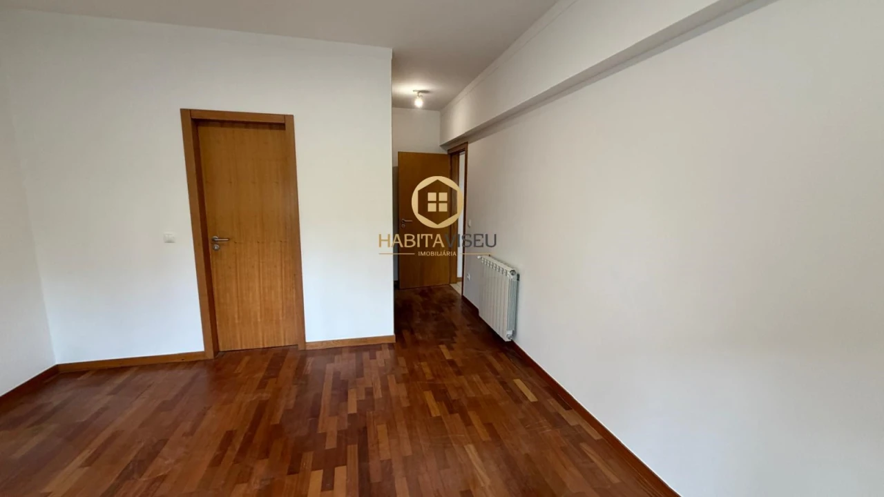 Apartamento T1 para Arrendamento em Viseu Foto 13