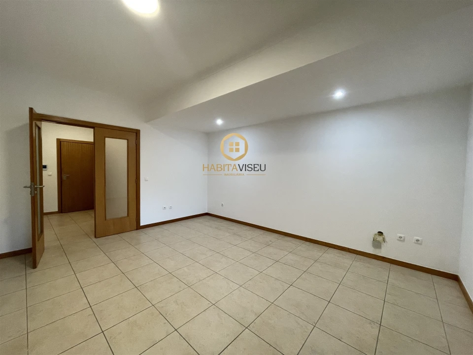 Apartamento T1 para Arrendamento em Viseu Foto 7