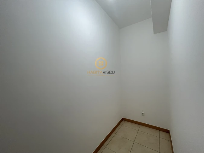 Apartamento T1 para Arrendamento em Viseu Foto 5